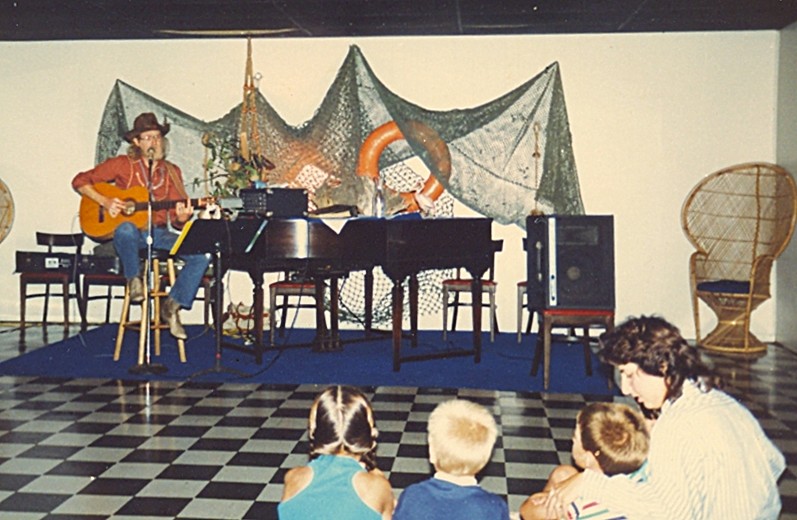 playing Fisherman's Wharf c1987